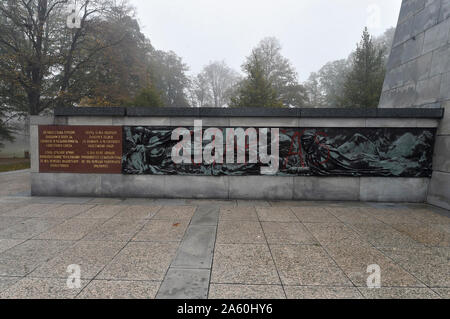 Ostrava, Czech Republic. 23rd Oct, 2019. An unknown perpetrator has splashed the monument of Red Army in Ostrava, Czech Republic, with red colour. A pedestrian reported the damage of the cultural monument to the municipal police on the morning of October 23, 2019. The monument was unveiled in the town in 1946, on the first anniversary of the liberation of Czechoslovakia. On the photo is seen a part of the monument with Hungarian red inscription 'kitartas'. Credit: Jaroslav Ozana/CTK Photo/Alamy Live News Stock Photo