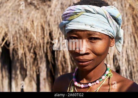 Khoisan tribe woman, Chomipapa, Angola Stock Photo