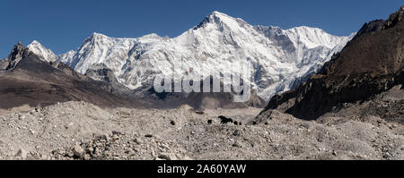 Ngozumba Glacier, Cho Oyu, Sagarmatha National Park, Everest Base Camp trek, Nepal Stock Photo