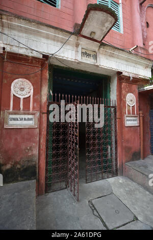 Shobhabazar Royal Palace (Gopinath Bari) entrance. 36 Raja Nabakrishna Street. Kolkata, West Bengal, India. Stock Photo