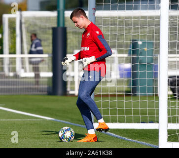 ENFIELD, ENGLAND. OCTOBER 22: Andrija Katic of Crvena zvezda ( Red Star Belgrade) during the pre-match warm-up  during UAFA Youth League between Totte Stock Photo