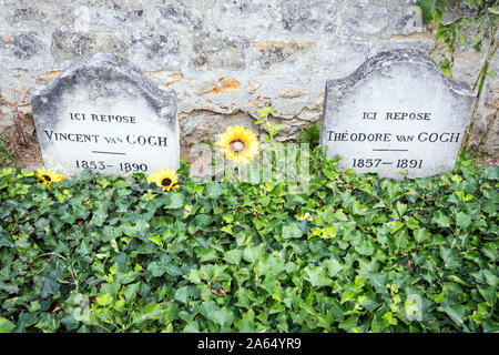 Auvers-sur-Oise: cemetery and grave of painter Vincent Van Gogh Stock Photo