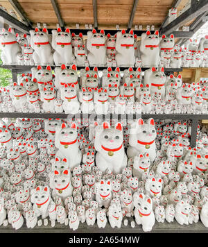 GOTOKU-JI TEMPLE: TOKYO' S 'LUCKY CAT' TEMPLE Stock Photo