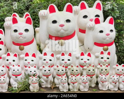 GOTOKU-JI TEMPLE: TOKYO' S 'LUCKY CAT' TEMPLE Stock Photo