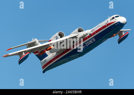 Ruský obojživelný vodní bombardér Berijev Be-200 Altair