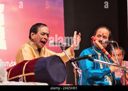 Indian Carnatic vocalist M Balamuralikrishna and flautist Ronu Majumdar performing, Mumbai, Maharashtra, India Stock Photo