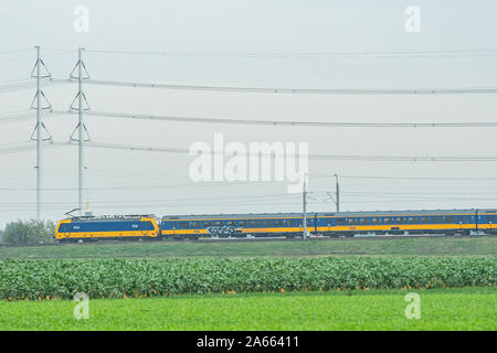 HAZERSWOUDE, 24-10-2019, The Dutch high-speed line (HSL) between ...