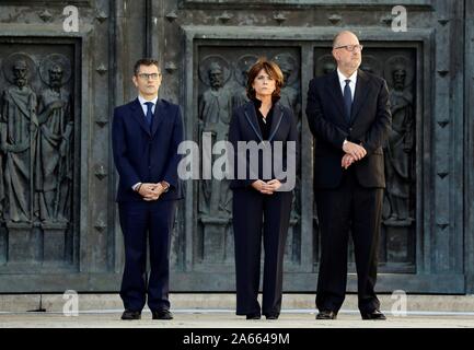 Madrid, Madrid, Spain. 24th Oct, 2019. The family of Dictator attends to the Exhumation of the body of Francisco Franco at Catholic Basilica of the Valley of the Fallen on October 24, 2019 in San Lorenzo de El Escoria, Spain .The body of dictator Gen. Francisco Franco has been exhumed from the grandiose mausoleum at the Valley of the Fallen before being transferred to cemeteryof Mingorrubio in a Pantheon next to the mortal remains of his wife, Carmen Polo. Credit: Jack Abuin/ZUMA Wire/Alamy Live News Stock Photo