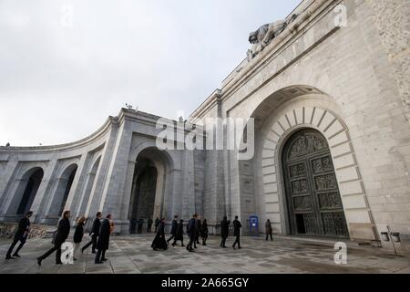 Madrid, Spain. 24th Oct 2019. Family attends to the Exhumation of the body of Francisco Franco at Catholic Basilica of the Valley of the Fallen on October 24, 2019 in San Lorenzo de El Escoria, Spain The body of dictator Gen. Francisco Franco has been exhumed from the grandiose mausoleum at the Valley of the Fallen before being transferred to cemeteryof Mingorrubio in a Pantheon next to the mortal remains of his wife, Carmen Polo. Credit: MediaPunch Inc/Alamy Live News Stock Photo