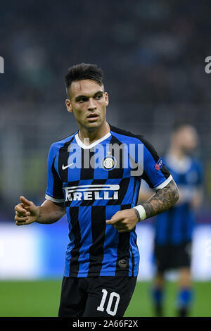 Milan, Italy. 23rd Oct, 2019. Lautaro Martinez of FC Internazionale during the UEFA Champions League group stage match between Inter Milan and Borussia Dortmund at Stadio San Siro, Milan, Italy on 23 October 2019. Photo by Giuseppe Maffia. Credit: UK Sports Pics Ltd/Alamy Live News Stock Photo