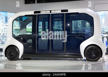 Tokyo, Japan. 24th Oct, 2019. Toyota's e-Palette on display during a press preview of the 46th Tokyo Motor Show 2019 in Tokyo Big Sight. Tokyo Motor Show 2019 showcases new mobility technologies from Japanese and overseas automakers. The exhibition is open to the public from October 25 to November 4. Credit: Rodrigo Reyes Marin/ZUMA Wire/Alamy Live News Stock Photo