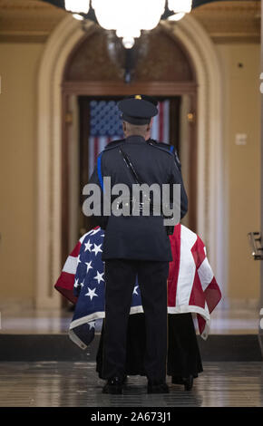 Washington, United States. 24th Oct, 2019. The casket containing the remains of the late Rep. Elija Cummings, D-MD, is seen in Statuary Hall during his memorial service on Thursday, October 24, 2019 in Washington, DC. This remain will lie in state outside of the House Chambers. Cummings will lie in state outside of the House Chambers and will be buried in Baltimore tomorrow following a funeral service. Photo by Kevin Dietsch/UPI Credit: UPI/Alamy Live News Stock Photo