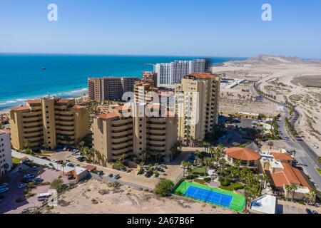 Aerial view of the Puerto Peñasco bay in Sonora, Mexico. landscape of beach, sea, hotel and real estate industry. Gulf of California desert. Sea of Cortez, Bermejo Sea. © (© Photo: LuisGutierrez / NortePhoto.com)  vista aérea de la bahía Puerto Peñasco en Sonora, Mexico. paisaje de playa, mar, industria hotelera e inmobiliaria. desierto de  Golfo de California. Mar de Cortés,  Mar Bermejo.© (© Photo: LuisGutierrez / NortePhoto.com) Stock Photo