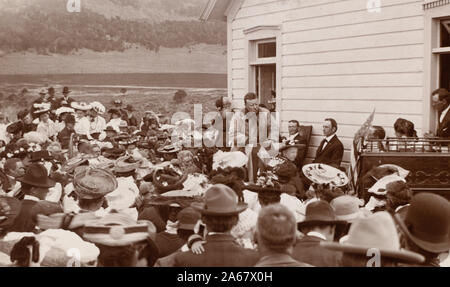 U.S. President Theodore Roosevelt giving Speech outside School House, Divide Creek, Colorado, USA, Photograph by Charles A. Bradley, 1905 Stock Photo