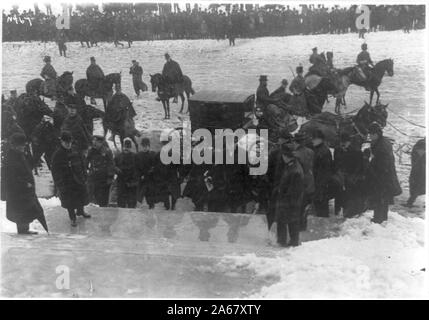 William Howard Taft and ex-Pres. Roosevelt entering Capitol to take oath of office Stock Photo