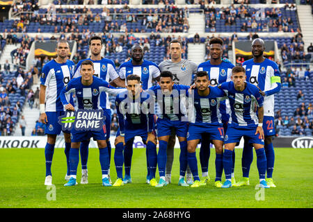 Fc Porto Team Line Up Before The Match For Premier League 2017 18