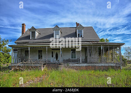 A Deserted Farmhouse in Rural South Carolina Countryside Stock Photo