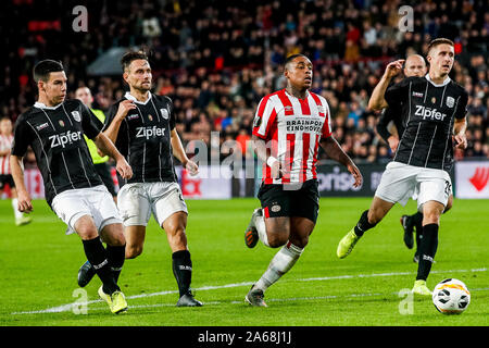 EINDHOVEN, Philips Stadium , 24-10-2019 , Europe League Season 2019/2020. PSV - Linz.  PSV player Steven Bergwijn Stock Photo