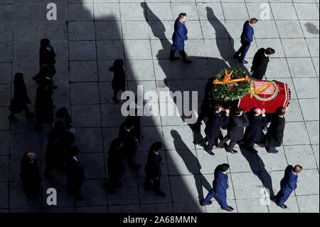 Madrid, Madrid, Spain. 24th Oct, 2019. The family of Dictator attends to the Exhumation of the body of Francisco Franco at Catholic Basilica of the Valley of the Fallen in San Lorenzo de El Escoria. The body of dictator Gen. Francisco Franco has been exhumed from the grandiose mausoleum at the Valley of the Fallen before being transferred to cemeteryof Mingorrubio in a Pantheon next to the mortal remains of his wife, Carmen Polo. Credit: Jack Abuin/ZUMA Wire/Alamy Live News Stock Photo