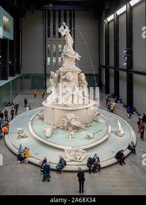 Fons Americanus, a 13-metre tall working fountain inspired by the Victoria Memorial. Installed in the Turbine Hall at Tate Modern. Artist: Kara Walker Stock Photo