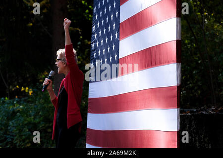 Hanover, United States. 24th Oct, 2019. Presidential candidate Elizabeth Warren campaigns at Dartmouth College in Hanover. Credit: SOPA Images Limited/Alamy Live News Stock Photo