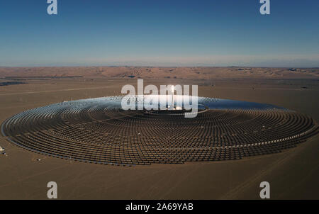 Beijing, China. 23rd Oct, 2019. Aerial photo taken on Oct. 23, 2019 shows heliostats of a molten-salt solar thermal power plant in Dunhuang, northwest China's Gansu Province. Credit: Ma Ning/Xinhua/Alamy Live News Stock Photo