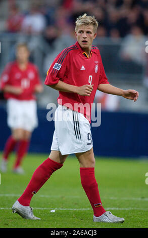 FIFA stadium Tilburg Netherlands 14.6.2005, Football: FIFA World Youth Championships, Under-20 World Cup, USA (USA,white) vs Germany (GER,red) ; Nicky ADLER (GER) Stock Photo