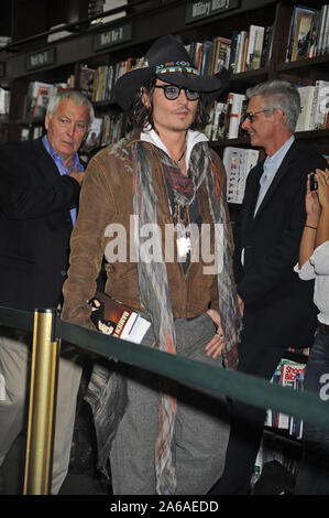 Manhattan, United States Of America. 22nd Sep, 2012. NEW YORK, NY - SEPTEMBER 21: Johnny Depp (L) and Damien Echols attend Damien Echols In Conversation With Johnny Depp at Barnes & Noble Union Square on September 21, 2012 in New York City People: Johnny Depp Credit: Storms Media Group/Alamy Live News Stock Photo