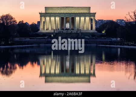 Night view of the Lincoln Memorial in Washington D.C. Stock Photo