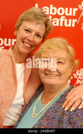 The Welsh Labour Party announce their candidates for the 2003 Welsh Assembly elections at the Incognito Bar in Cardiff today 24/3/03. Labour party candidate Tamsin Dunwoody Kneafsey and her mum Gwyneth Dunwoody.. Stock Photo