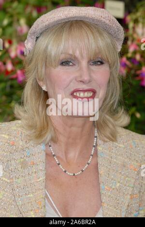 Joanna Lumley. RHS Chelsea Flower Show, Royal Hospital, Chelsea, London. UK Stock Photo