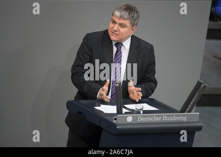 Berlin, Germany. 25th Oct, 2019. Stefan Schmidt (Bündnis90/Die Grünen) speaks at the plenary session of the German Bundestag. The theme is rural areas. Credit: Jörg Carstensen/dpa/Alamy Live News Stock Photo