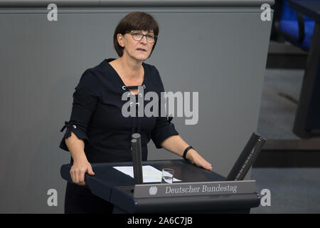 Berlin, Germany. 25th Oct, 2019. Saskia Esken (SPD) speaks at the plenary session of the German Bundestag. The topic is the 'Media and Communication Report 2018'. Credit: Jörg Carstensen/dpa/Alamy Live News Stock Photo