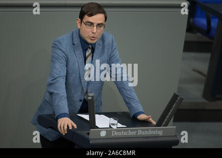 Berlin, Germany. 25th Oct, 2019. Anton Friesen (AfD) addresses the plenary session of the German Bundestag. The topic is 'state proportional representation at federal authorities'. Credit: Jörg Carstensen/dpa/Alamy Live News Stock Photo