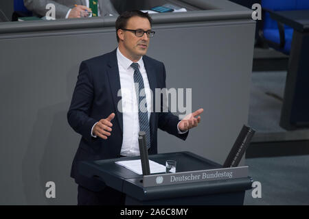 Berlin, Germany. 25th Oct, 2019. Sören Bartol (SPD) speaks at the plenary session of the German Bundestag. The subject is the 'Amendment of the Crafts Code'. Credit: Jörg Carstensen/dpa/Alamy Live News Stock Photo