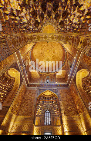 interior shot of magnificently golden decorated  Amir-Timur-Mausoleum  or  Gur-Emir mausoleum of Tamerlane, Samarkand, Uzbekistan, Central Asia Stock Photo