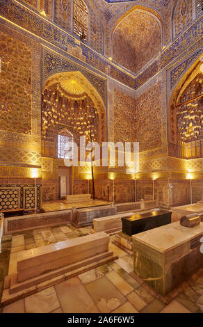 interior shot of magnificently golden decorated  Amir-Timur-Mausoleum  or  Gur-Emir mausoleum of Tamerlane, Samarkand, Uzbekistan, Central Asia Stock Photo