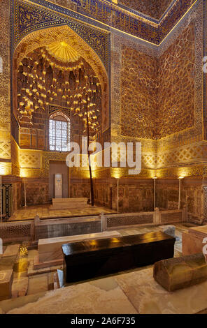 interior shot of magnificently golden decorated  Amir-Timur-Mausoleum  or  Gur-Emir mausoleum of Tamerlane, Samarkand, Uzbekistan, Central Asia Stock Photo