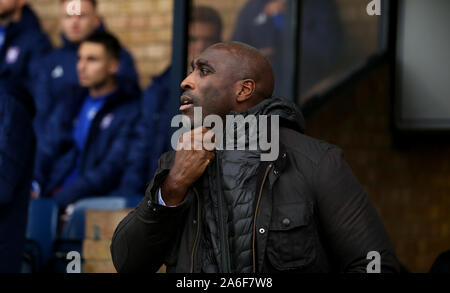 Southend United manager Sol Campbell during the Sky Bet League One match at Roots Hall, Southend. Stock Photo