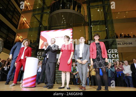 Germany, Berlin, 10/26/2019.Lars Klingbeil, Malu Dreyer,  Dietmar Nietan, Olaf Scholz and Klara Geywitz and Norbert Walter-Borjans and Saskia Esken in the SPD headquarters in Berlin. The SPD members elect Federal Finance Minister Olaf Scholz and Klara Geywitz just ahead of Norbert Walter-Borjans and Saskia Esken for the SPD presidency. The race for the SPD presidency goes into the runoff election in November: the two candidates will then be elected at the party congress.