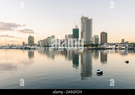 Manila Bay at golden hour, Luzon, Philippines Stock Photo