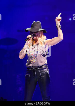 Berlin, Germany. 26th Oct, 2019. The singer Sarah Connor sings on stage in the Mercedes Benz Arena. Credit: Annette Riedl/dpa/Alamy Live News Stock Photo