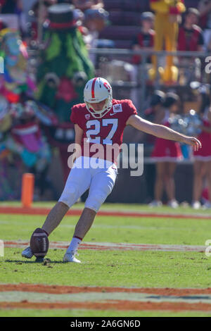 Stanford, California, USA. 26th Oct, 2019. Stanford Cardinal punter Ryan Sanborn (27) kick off during the NCAA football game between the Arizona Wildcats and the Stanford Cardinal at Stanford Stadium in Stanford, California. Chris Brown/CSM/Alamy Live News Stock Photo