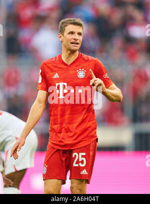 Munich, Germany. 26th Oct, 2019. Football FC Bayern Munich - FC Union Berlin, Munich October 26, 2019. Thomas MUELLER, MÜLLER, FCB 25  half-size, portrait,  FC BAYERN MUNICH - FC UNION BERLIN  - DFL REGULATIONS PROHIBIT ANY USE OF PHOTOGRAPHS as IMAGE SEQUENCES and/or QUASI-VIDEO -  1. Credit: Peter Schatz/Alamy Live News Stock Photo