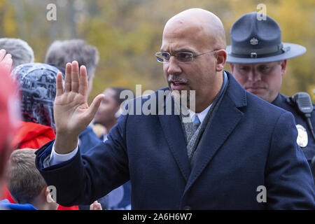 East Lansing, Michigan, USA. 26th Oct, 2019. Penn State fans greet Penn State head coach JAMES FRANKLIN before their game against Michigan State at Spartan Stadium. Credit: Scott Mapes/ZUMA Wire/Alamy Live News Stock Photo