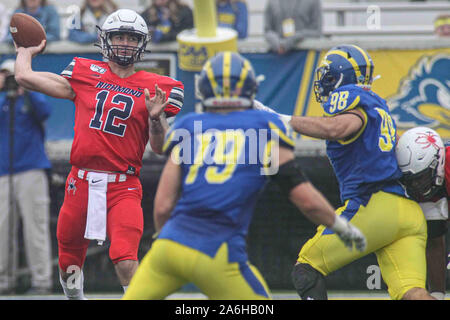 Newark, DE, USA. 26th Oct, 2019. Richmond quarterback JOE MANCUSO (12) attempts a pass during a week eight game between the #19 Delaware Blue Hens and the Richmond Spiders Saturday, Oct. 26, 2019, at Tubby Raymond Field at Delaware Stadium in Newark, DE. Credit: Saquan Stimpson/ZUMA Wire/Alamy Live News Stock Photo