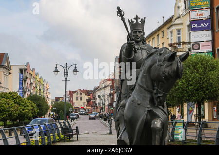The Casimir IV Jagiellon (Kazimierz Jagiellonczyk) monument is seen in the centre city of Malbork, Poland, on 18 May 2019  © Michal Fludra / Alamy Live News Stock Photo