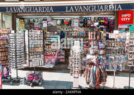 Barcelona Spain,Catalonia Plaza Placa de Catalunya,La Vanguardia,shopping,souvenirs,gift shop,kiosk,display,sidewalk,ES190823010 Stock Photo