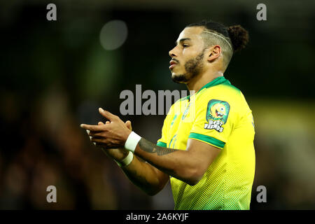 Norwich, UK. 27th Oct, 2019.  English Premier League Football, Norwich versus Manchester United; Goal scorer Onel Hernandez of Norwich City thanks the fans for their support - Strictly Editorial Use Only. No use with unauthorized audio, video, data, fixture lists, club/league logos or 'live' services. Online in-match use limited to 120 images, no video emulation. No use in betting, games or single club/league/player publications Credit: Action Plus Sports Images/Alamy Live News Stock Photo
