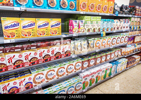 Spain Barcelona Catalonia Les Corts,L'illa Diagonal,Caprabo supermarket grocery store,inside interior display sale,shelves,breakfast cereal cereals bo Stock Photo